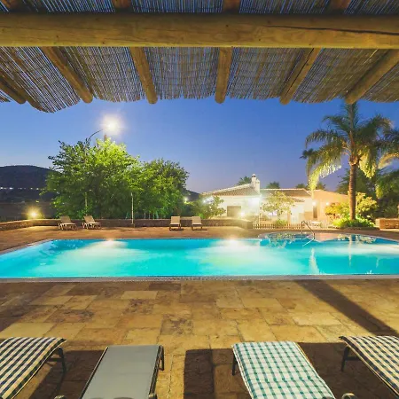 Cubo's Magnolios Сasa de vacaciones Alhaurín el Grande